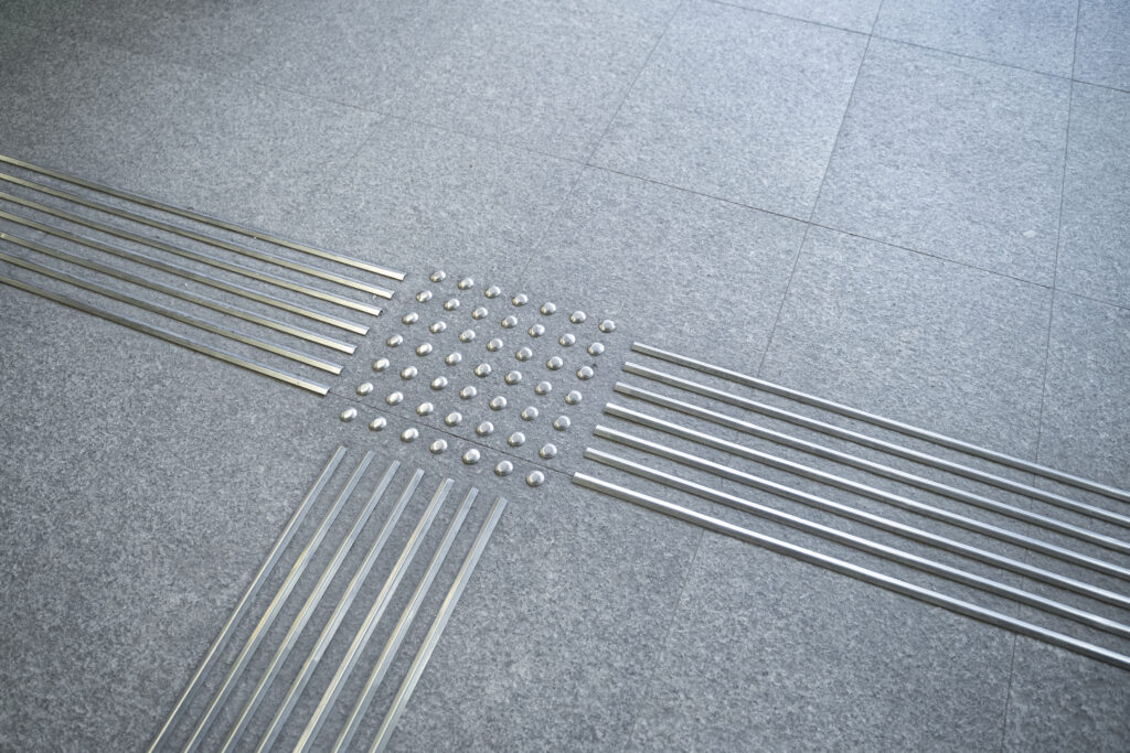 Implantación de Mamparas y Suelos Técnicos